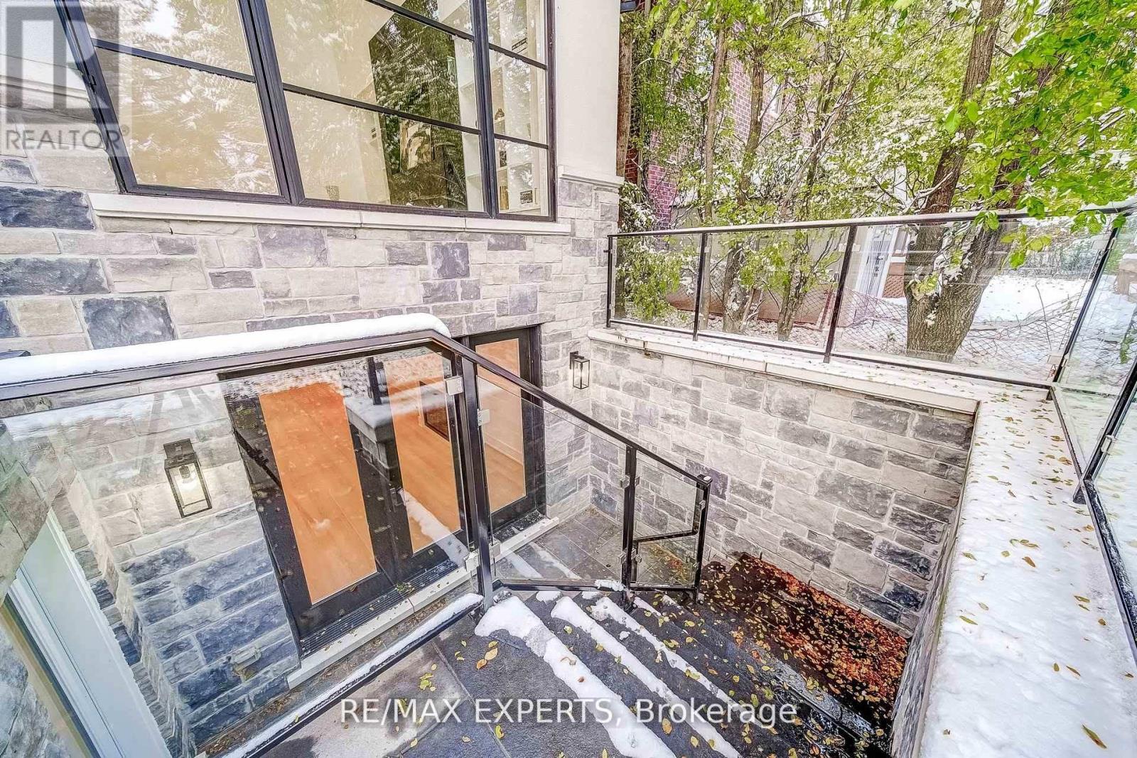 278 Mineola Road E, Mississauga, Ontario  L5G 2G3 - Photo 45 - W12715066