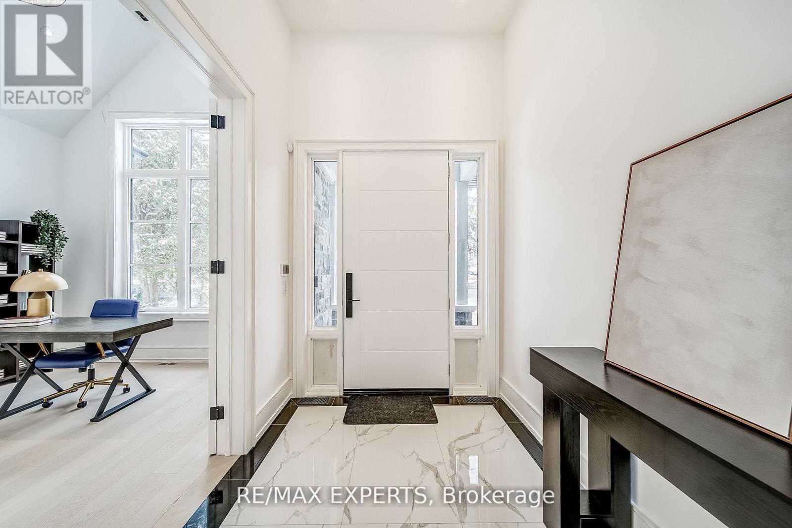 278 Mineola Road E, Mississauga, Ontario  L5G 2G3 - Photo 5 - W12715066