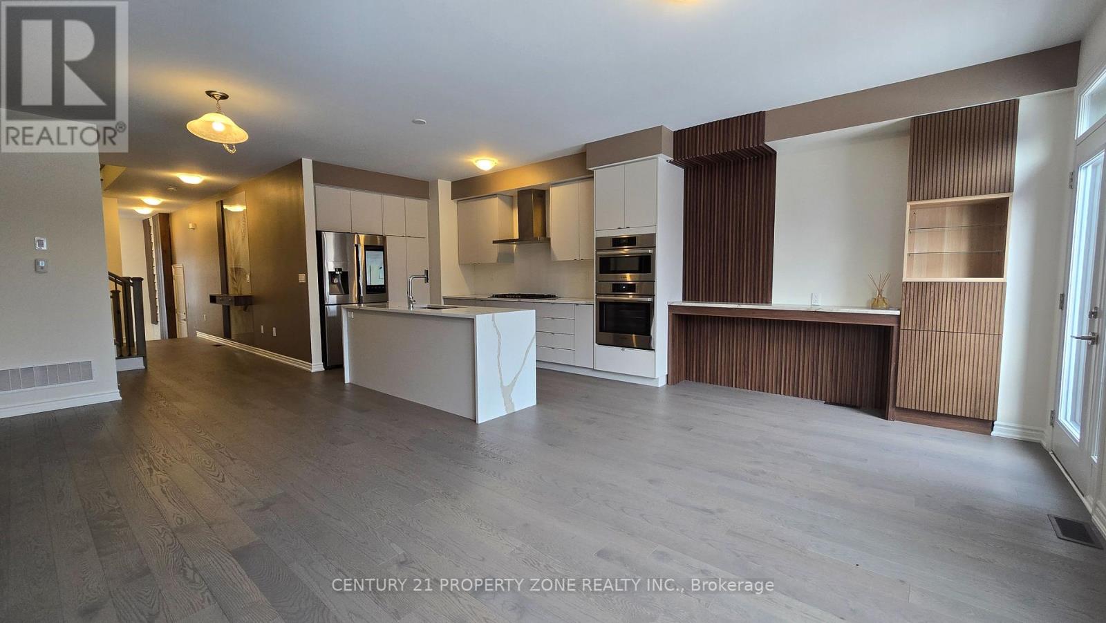 573 Celandine Terrace, Milton, Ontario  L9T 2X5 - Photo 4 - W12715090