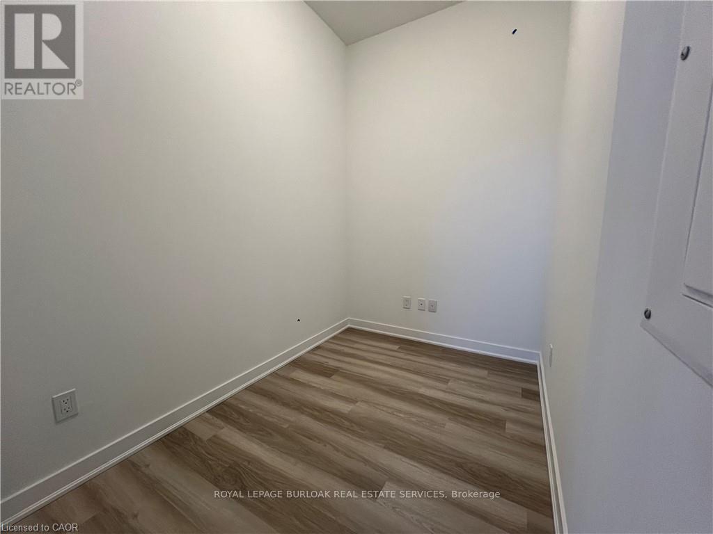 401 - 2007 James Street, Burlington, Ontario  L7R 0G7 - Photo 11 - W12715114