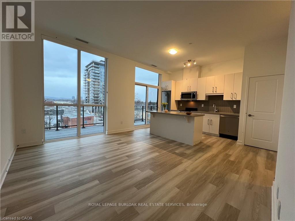 401 - 2007 James Street, Burlington, Ontario  L7R 0G7 - Photo 5 - W12715114