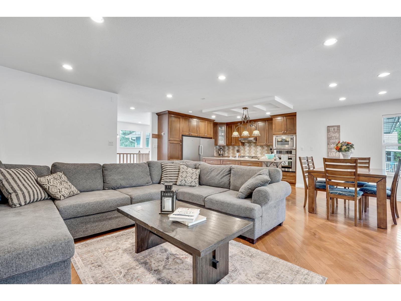 4500 207a Street, Langley, British Columbia  V3A 2G7 - Photo 4 - R3081023