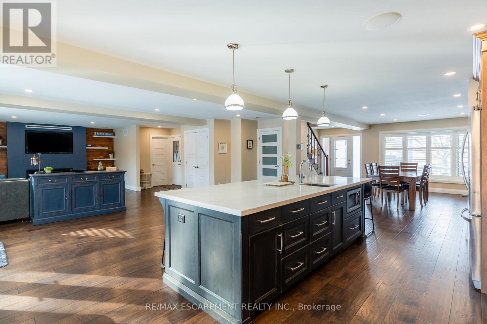 569 Rosseau Road, Hamilton, Ontario  L8K 4T7 - Photo 16 - X12715008