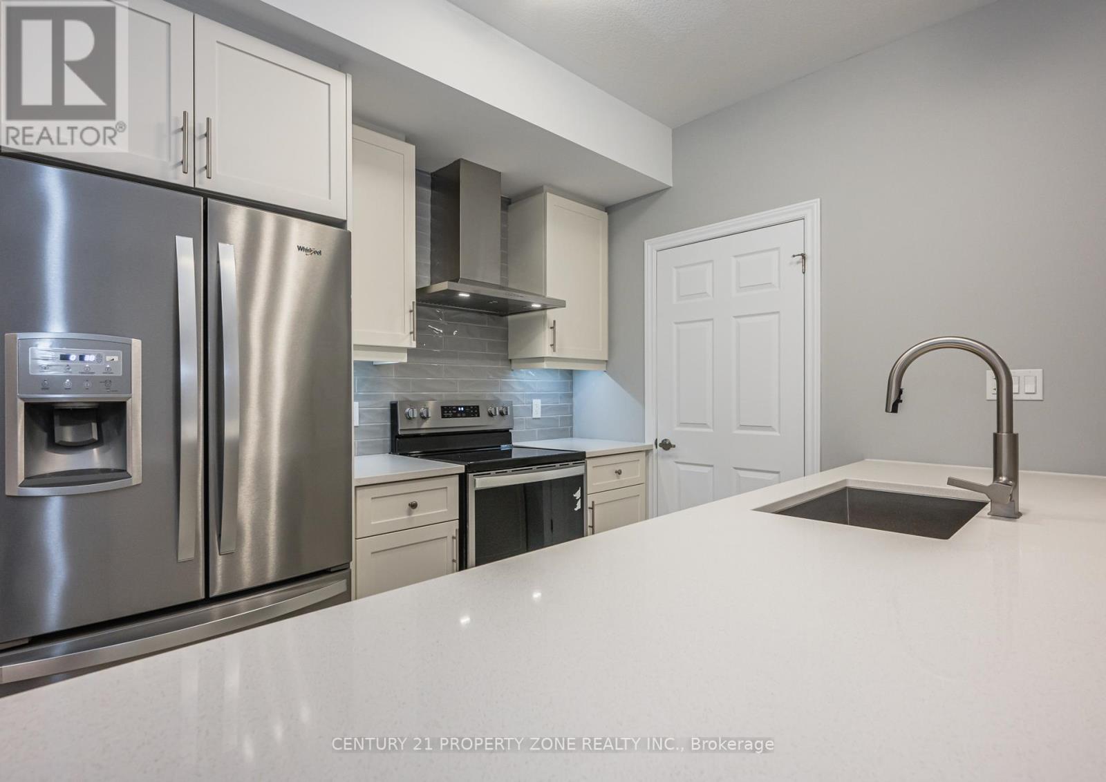 164 Oat Lane, Kitchener, Ontario  N2R 1R7 - Photo 3 - X12715112