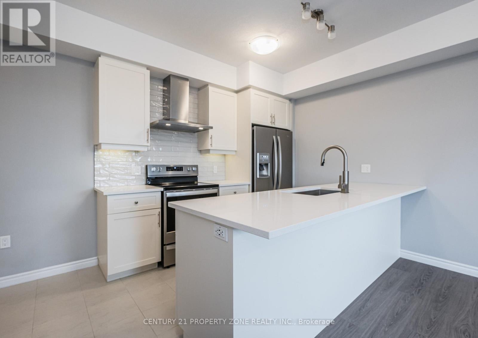 164 Oat Lane, Kitchener, Ontario  N2R 1R7 - Photo 4 - X12715112