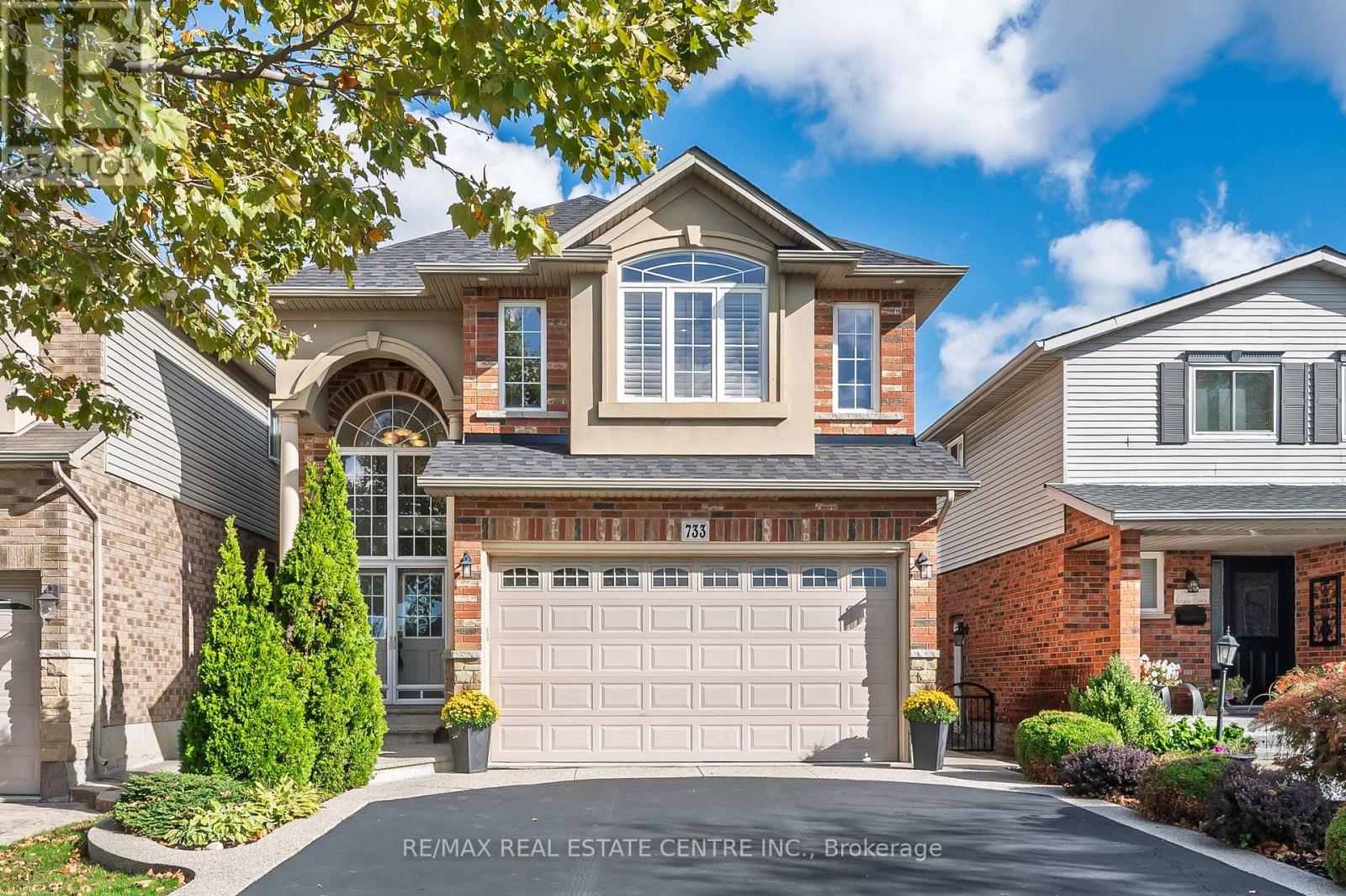 733 STONE CHURCH ROAD E, Hamilton, Ontario