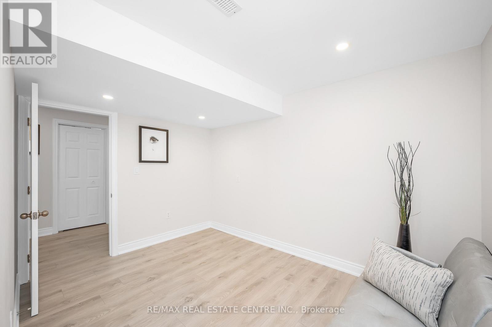 733 Stone Church Road E, Hamilton, Ontario  L8W 1A9 - Photo 35 - X12715118