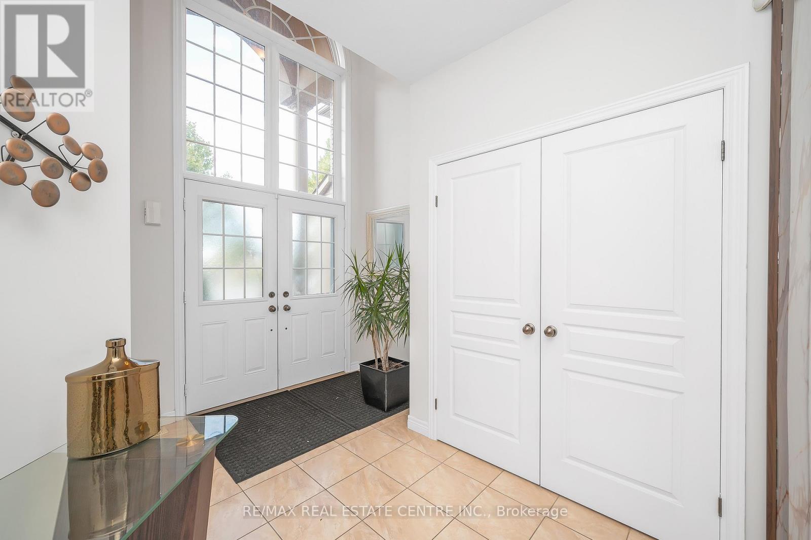 733 Stone Church Road E, Hamilton, Ontario  L8W 1A9 - Photo 5 - X12715118