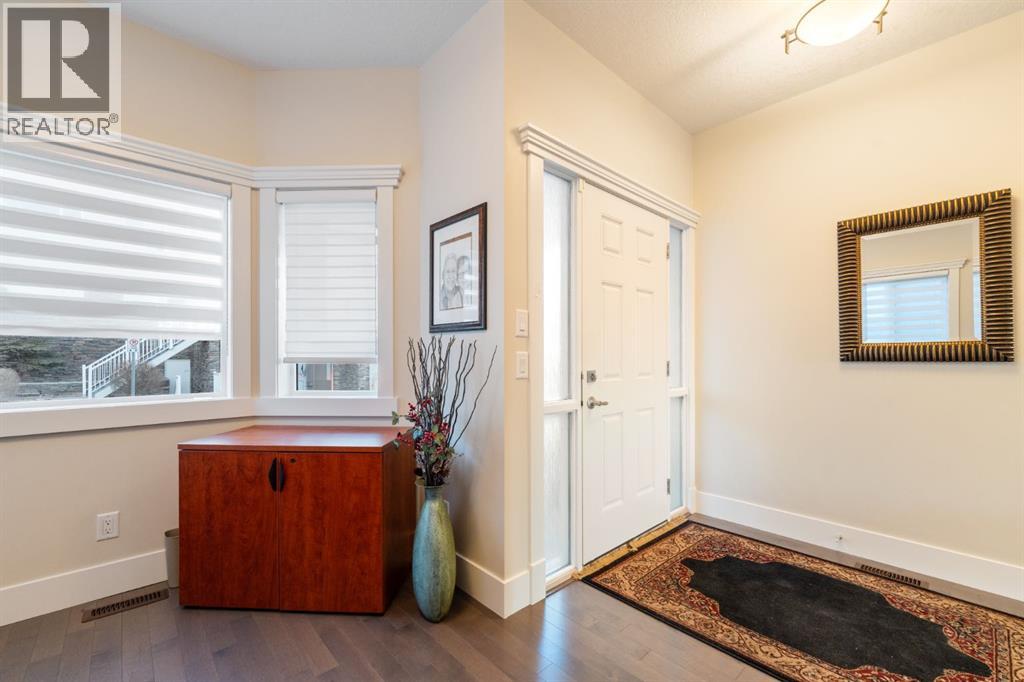 491 Rocky Vista Gardens Nw, Calgary, Alberta  T3G 0B7 - Photo 3 - A2280198