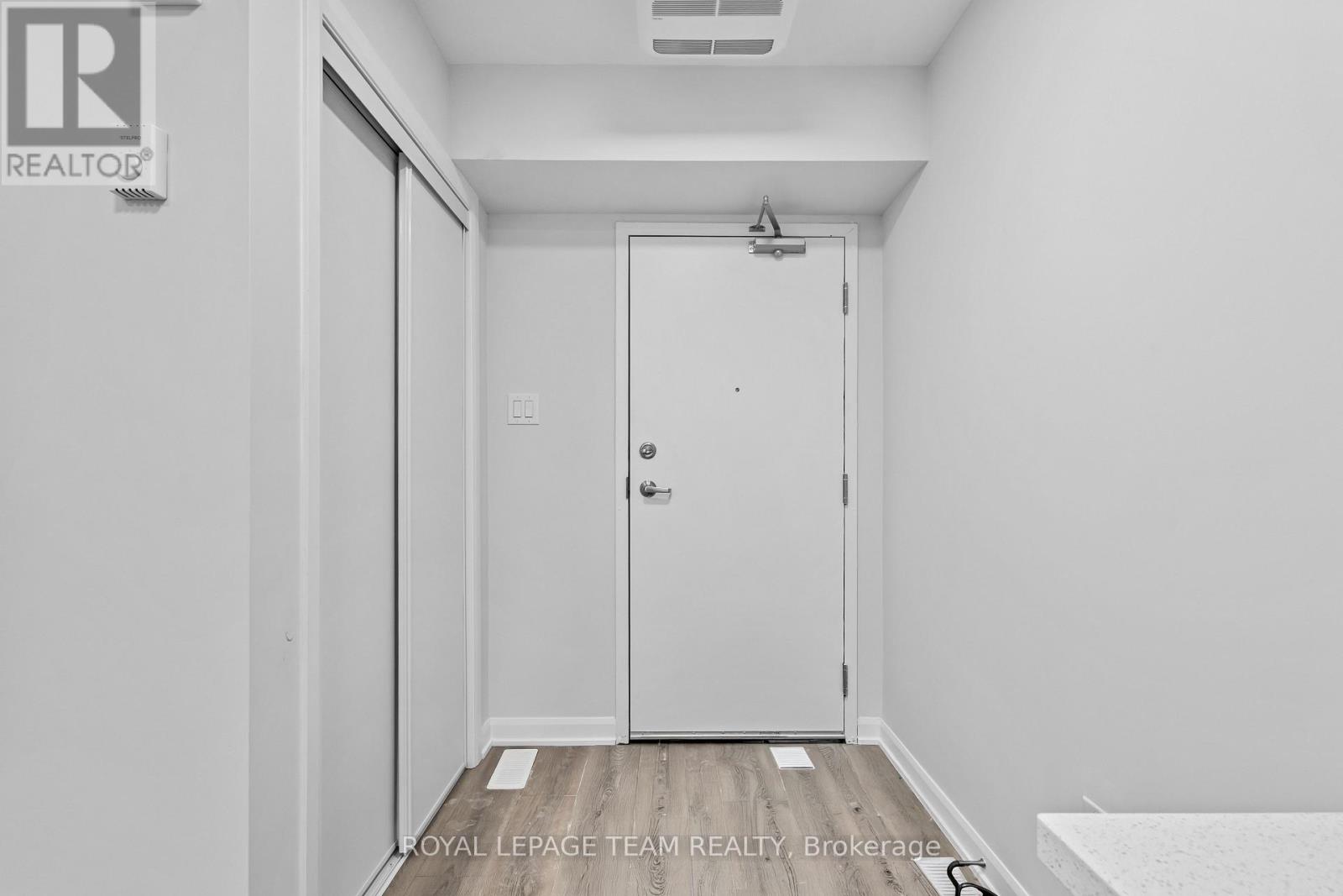 28 - 301 Glenroy Gilbert Drive, Ottawa, Ontario  K2J 7N9 - Photo 3 - X12715198