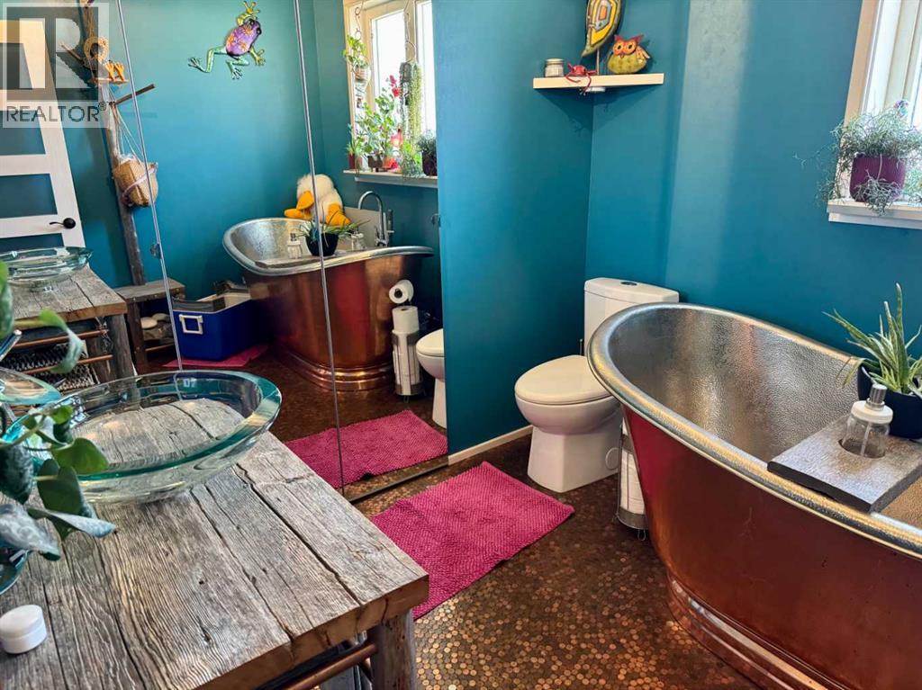 8137 19 Avenue, Coleman, Alberta  T0K 0M0 - Photo 7 - A2265732