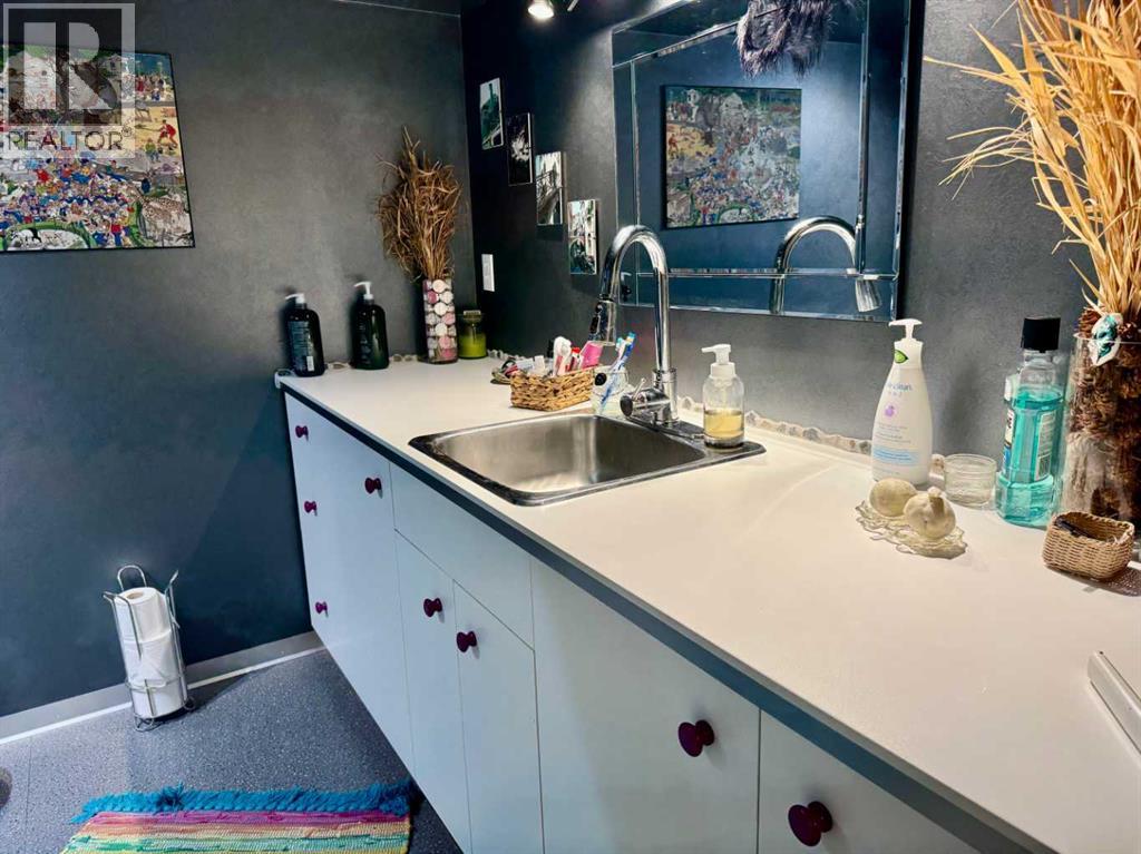 8137 19 Avenue, Coleman, Alberta  T0K 0M0 - Photo 11 - A2265732