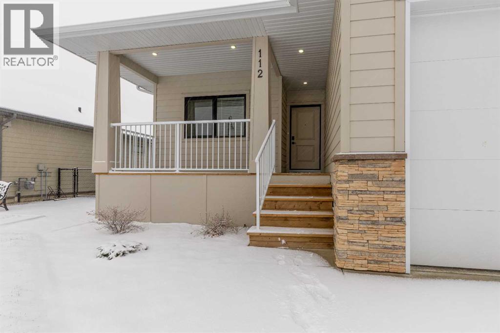 112 E 300 S, Raymond, Alberta  T0K 2S0 - Photo 3 - A2272560