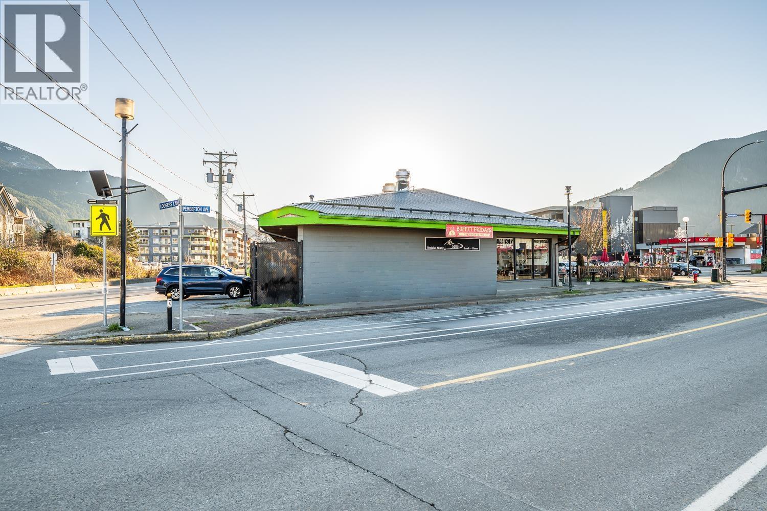 38188 & 38192 Cleveland Avenue, Squamish, British Columbia  V8B 0K1 - Photo 2 - C8075301