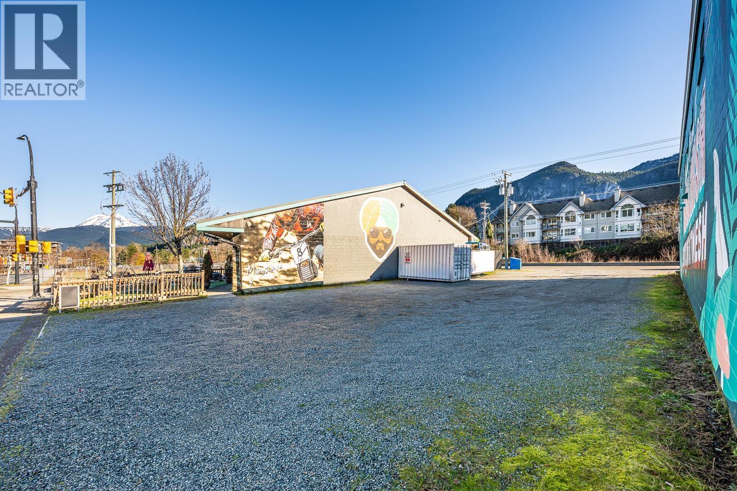 38188 & 38192 Cleveland Avenue, Squamish, British Columbia  V8B 0K1 - Photo 3 - C8075301