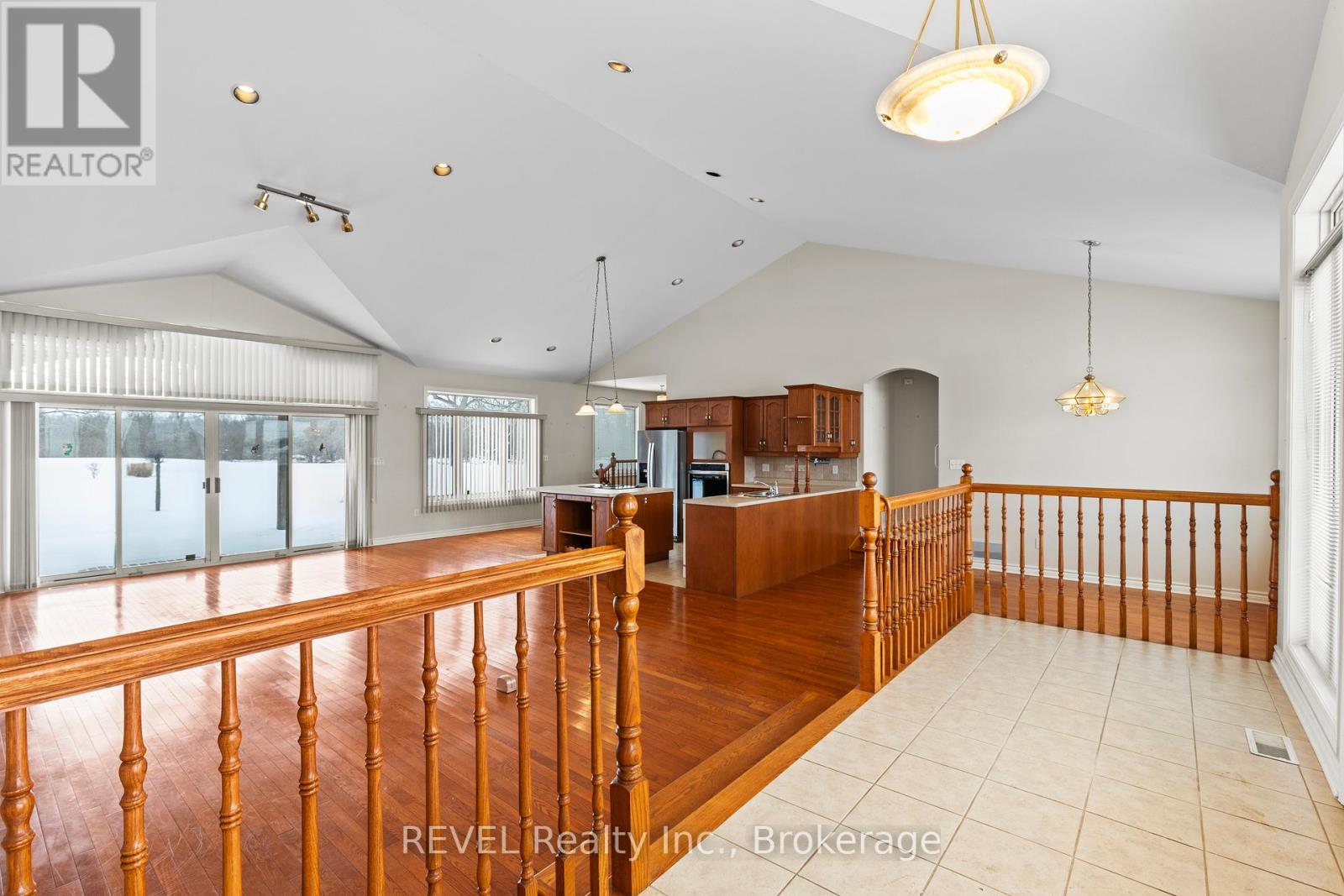 2765 Niagara Parkway, Fort Erie (Black Creek), Ontario  L2A 5M4 - Photo 13 - X12715232