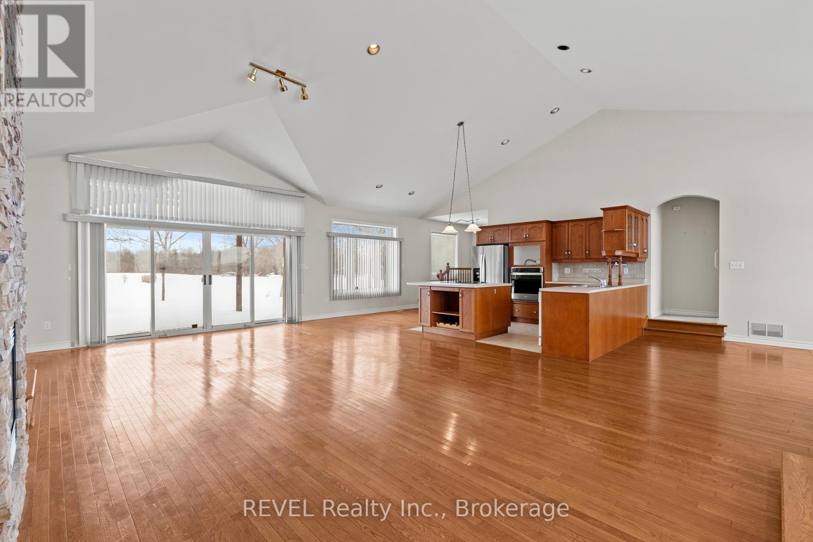 2765 Niagara Parkway, Fort Erie (Black Creek), Ontario  L2A 5M4 - Photo 15 - X12715232