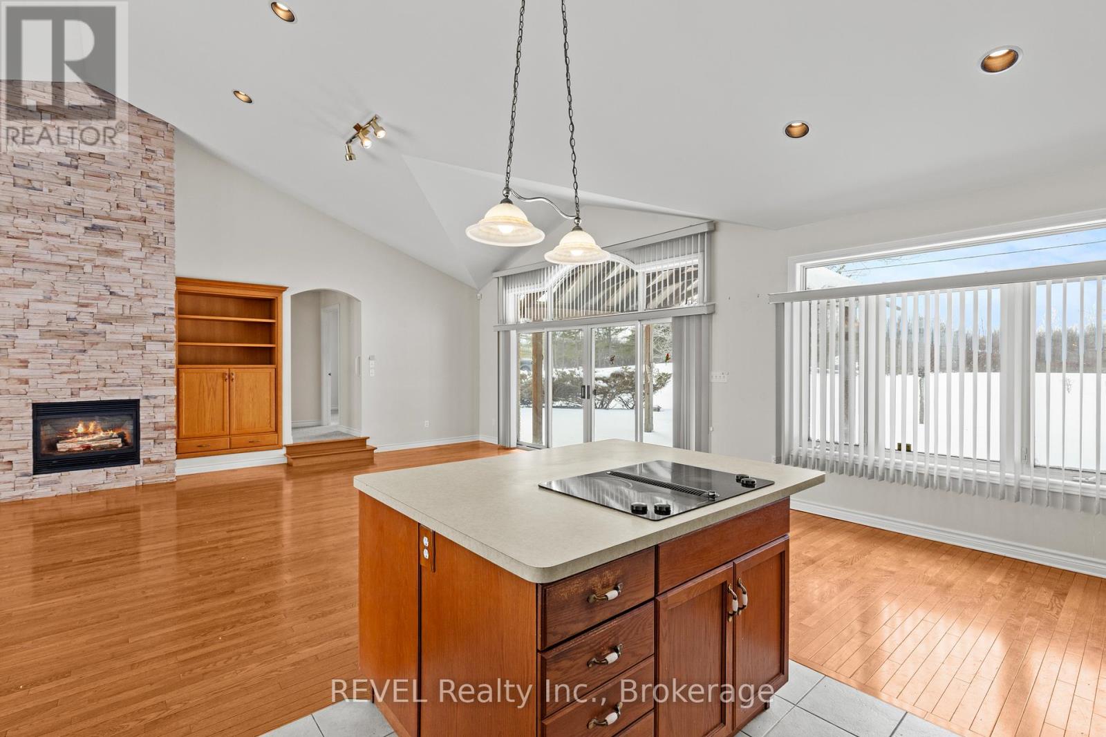 2765 Niagara Parkway, Fort Erie (Black Creek), Ontario  L2A 5M4 - Photo 19 - X12715232