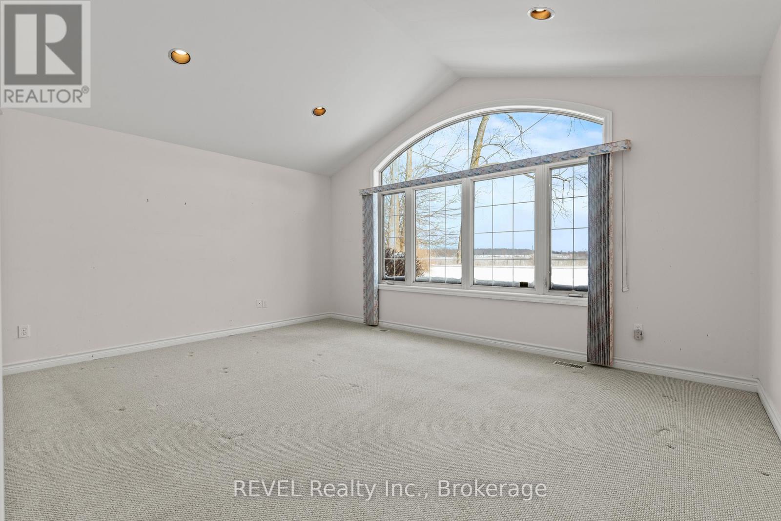 2765 Niagara Parkway, Fort Erie (Black Creek), Ontario  L2A 5M4 - Photo 22 - X12715232