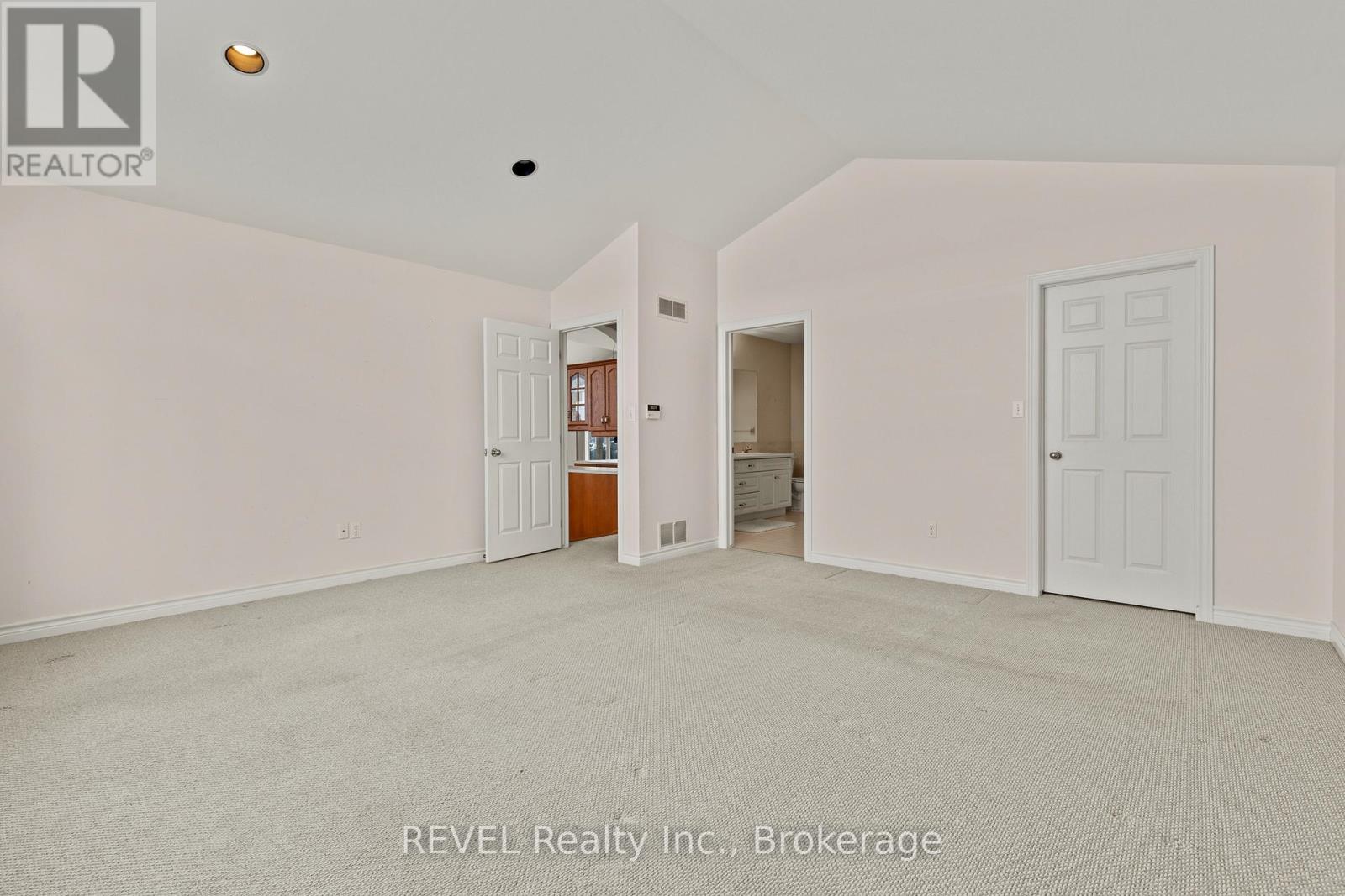 2765 Niagara Parkway, Fort Erie (Black Creek), Ontario  L2A 5M4 - Photo 23 - X12715232