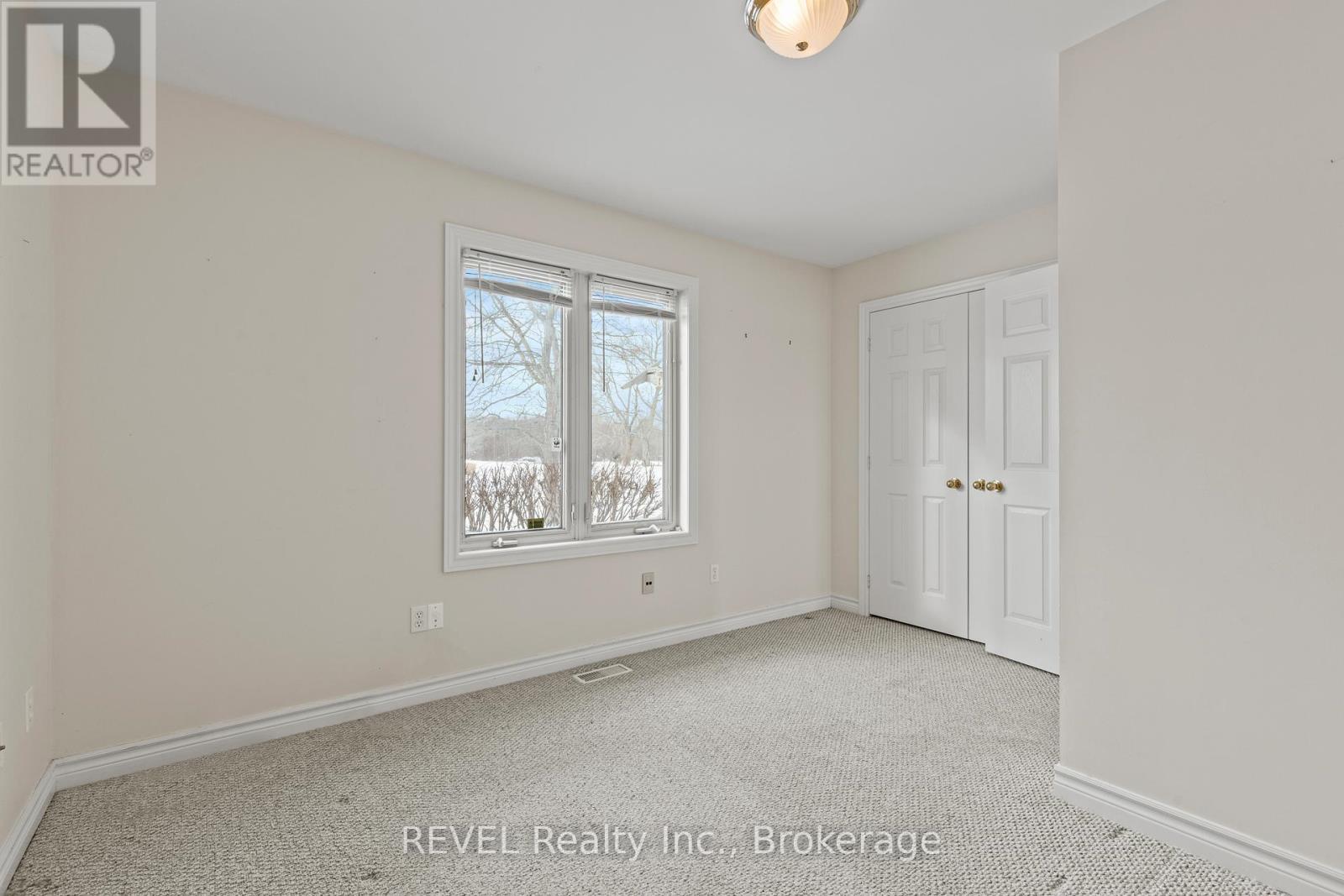 2765 Niagara Parkway, Fort Erie (Black Creek), Ontario  L2A 5M4 - Photo 28 - X12715232