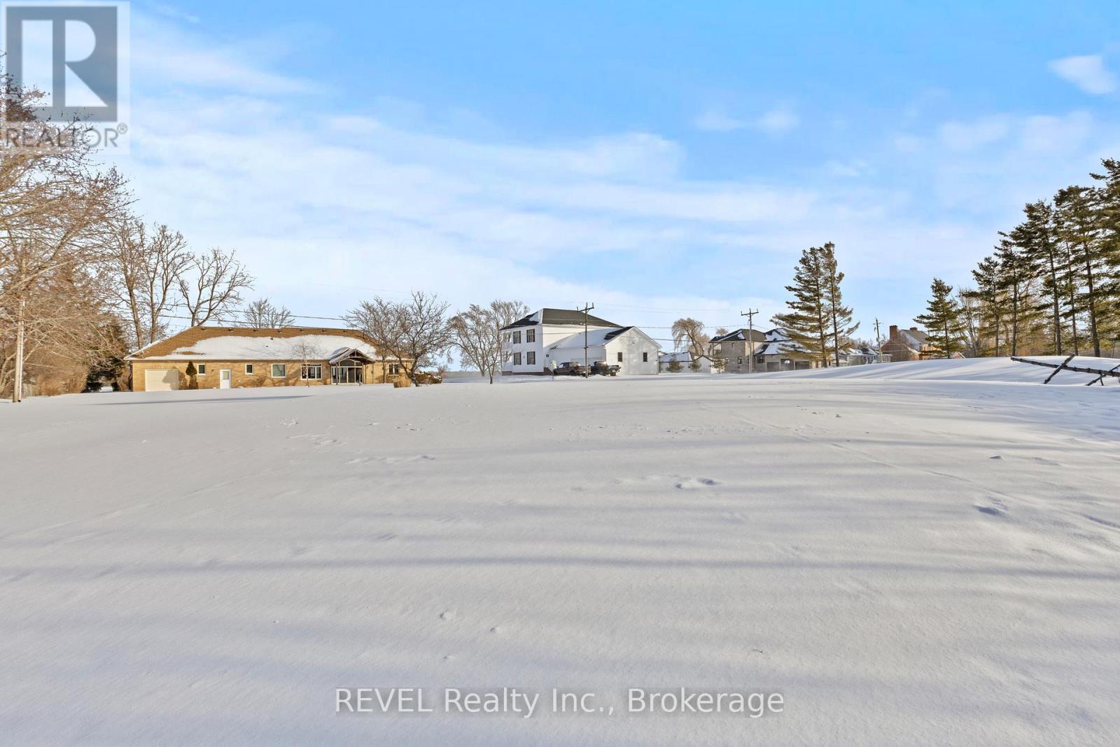 2765 Niagara Parkway, Fort Erie (Black Creek), Ontario  L2A 5M4 - Photo 35 - X12715232