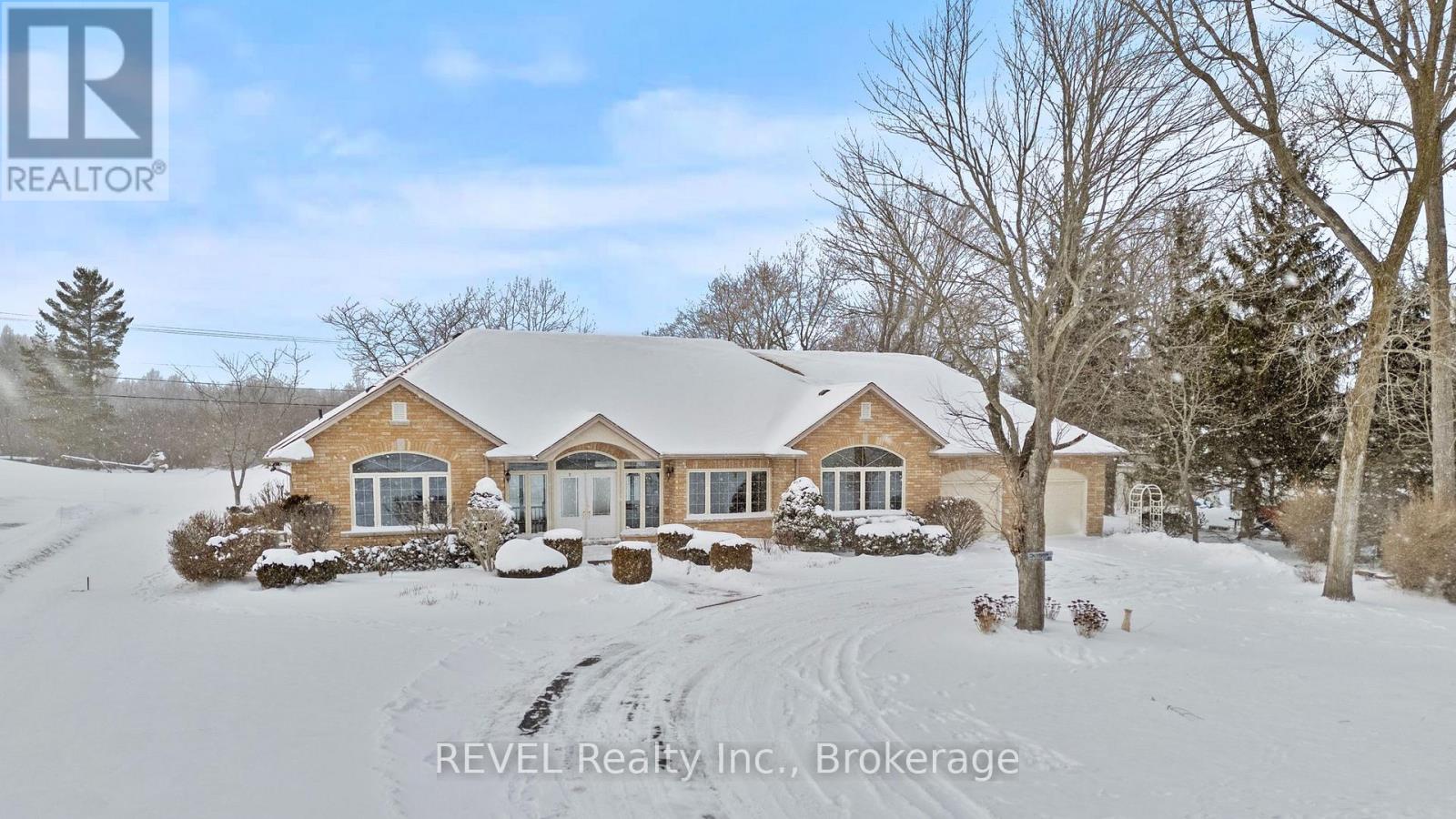 2765 Niagara Parkway, Fort Erie (Black Creek), Ontario  L2A 5M4 - Photo 4 - X12715232