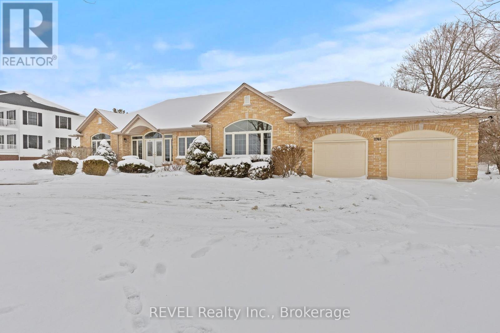 2765 Niagara Parkway, Fort Erie (Black Creek), Ontario  L2A 5M4 - Photo 6 - X12715232