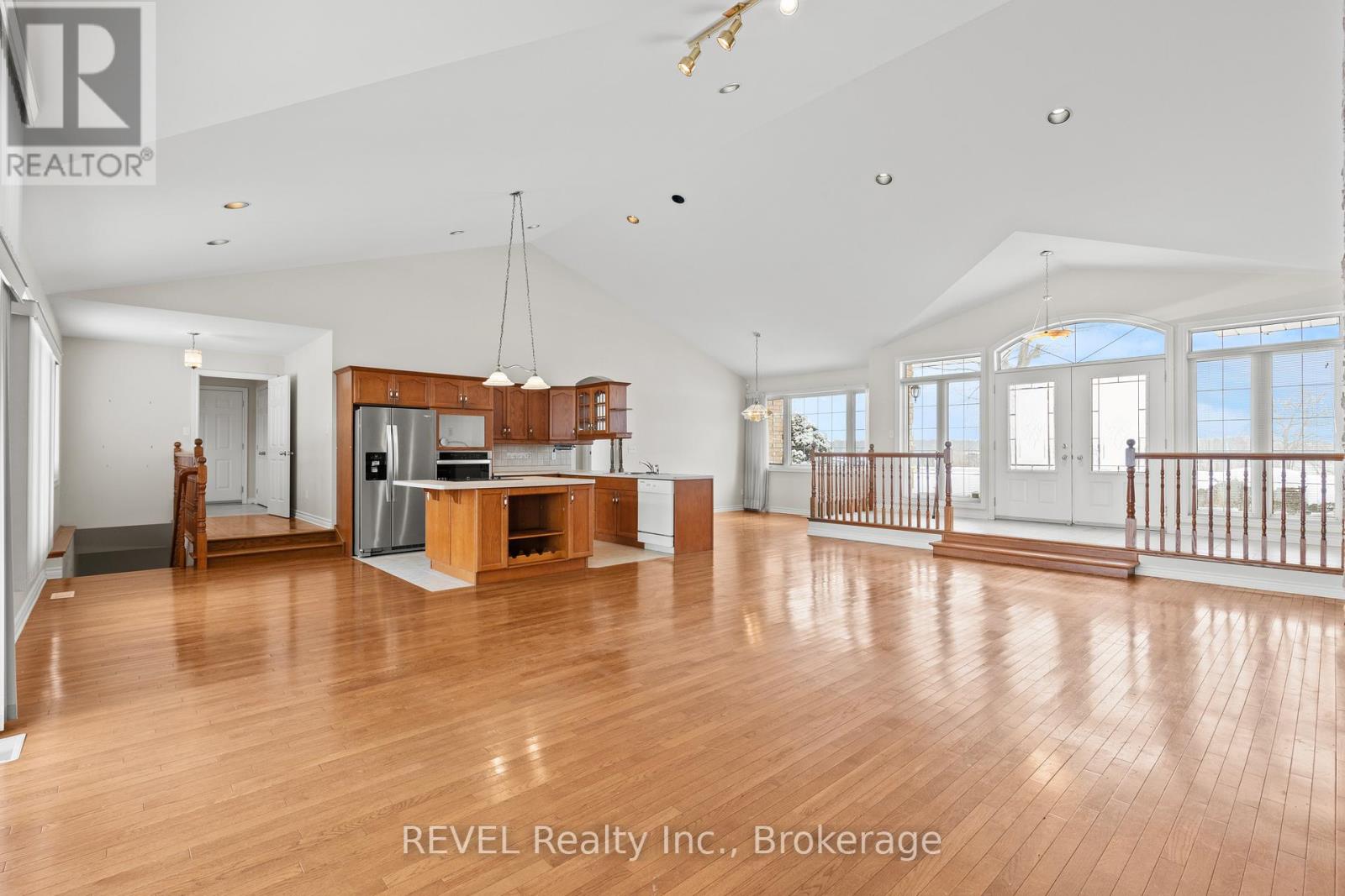 2765 Niagara Parkway, Fort Erie (Black Creek), Ontario  L2A 5M4 - Photo 9 - X12715232