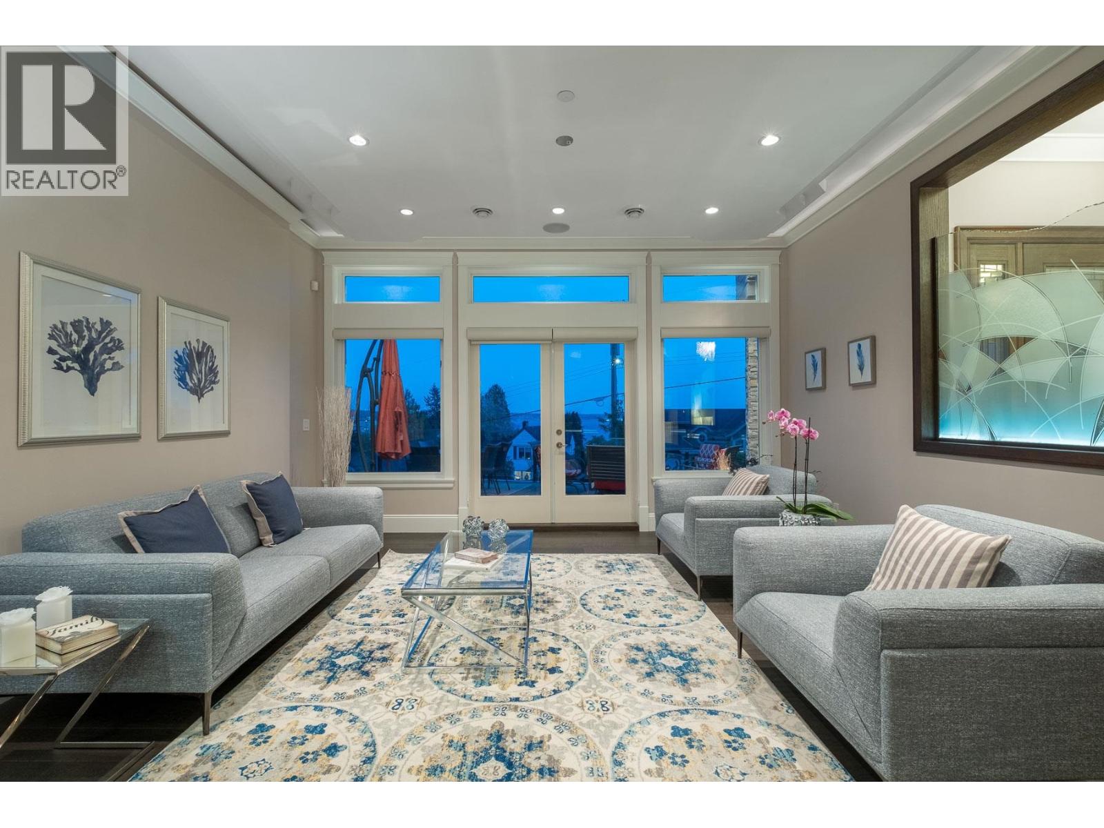 2567 Lawson Avenue, West Vancouver, British Columbia  V7V 2G1 - Photo 2 - R3081534