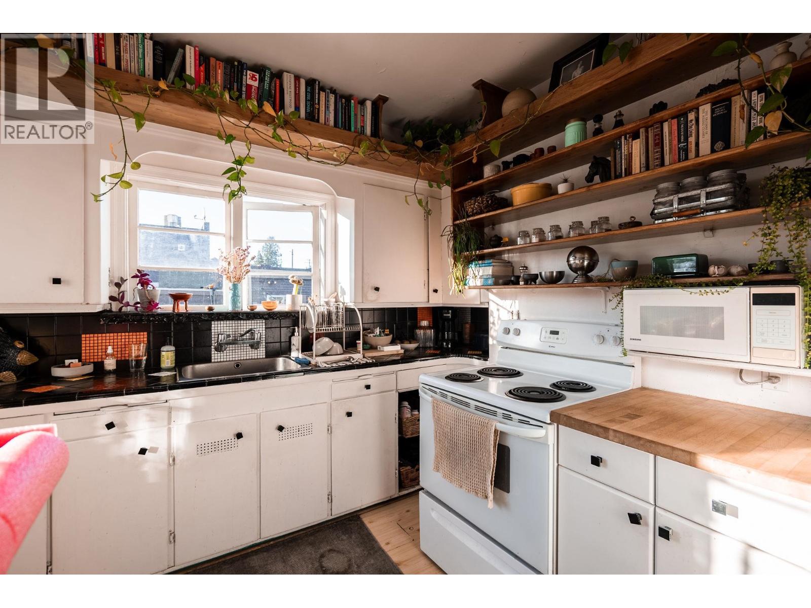 228 E 26th Avenue, Vancouver, British Columbia  V5V 2H3 - Photo 6 - R3081542