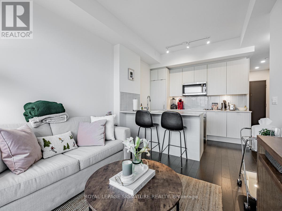 2406 - 181 Bedford Road, Toronto, Ontario  M5R 0A5 - Photo 1 - C12715150