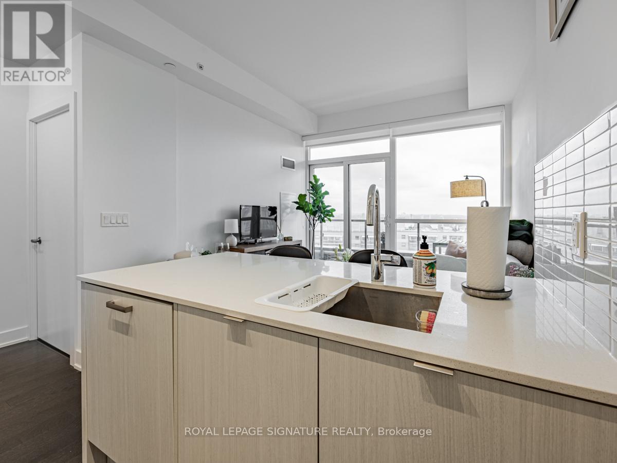 2406 - 181 Bedford Road, Toronto, Ontario  M5R 0A5 - Photo 13 - C12715150