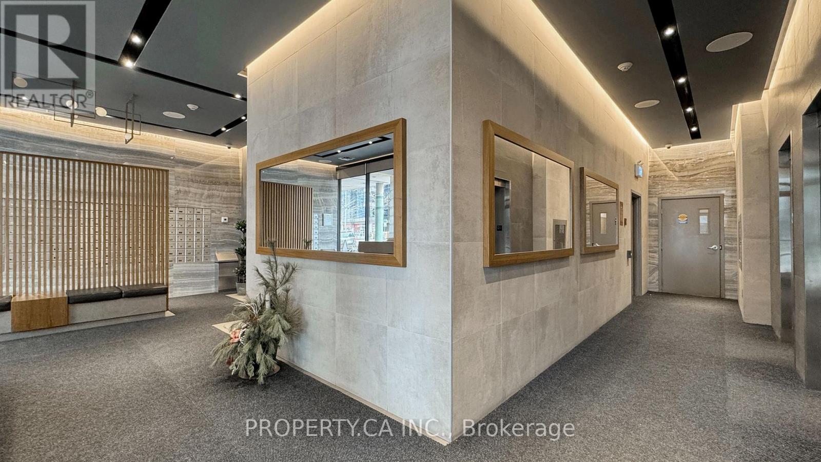 1606 - 260 Queens Quay W, Toronto, Ontario  M5J 2N3 - Photo 3 - C12715186