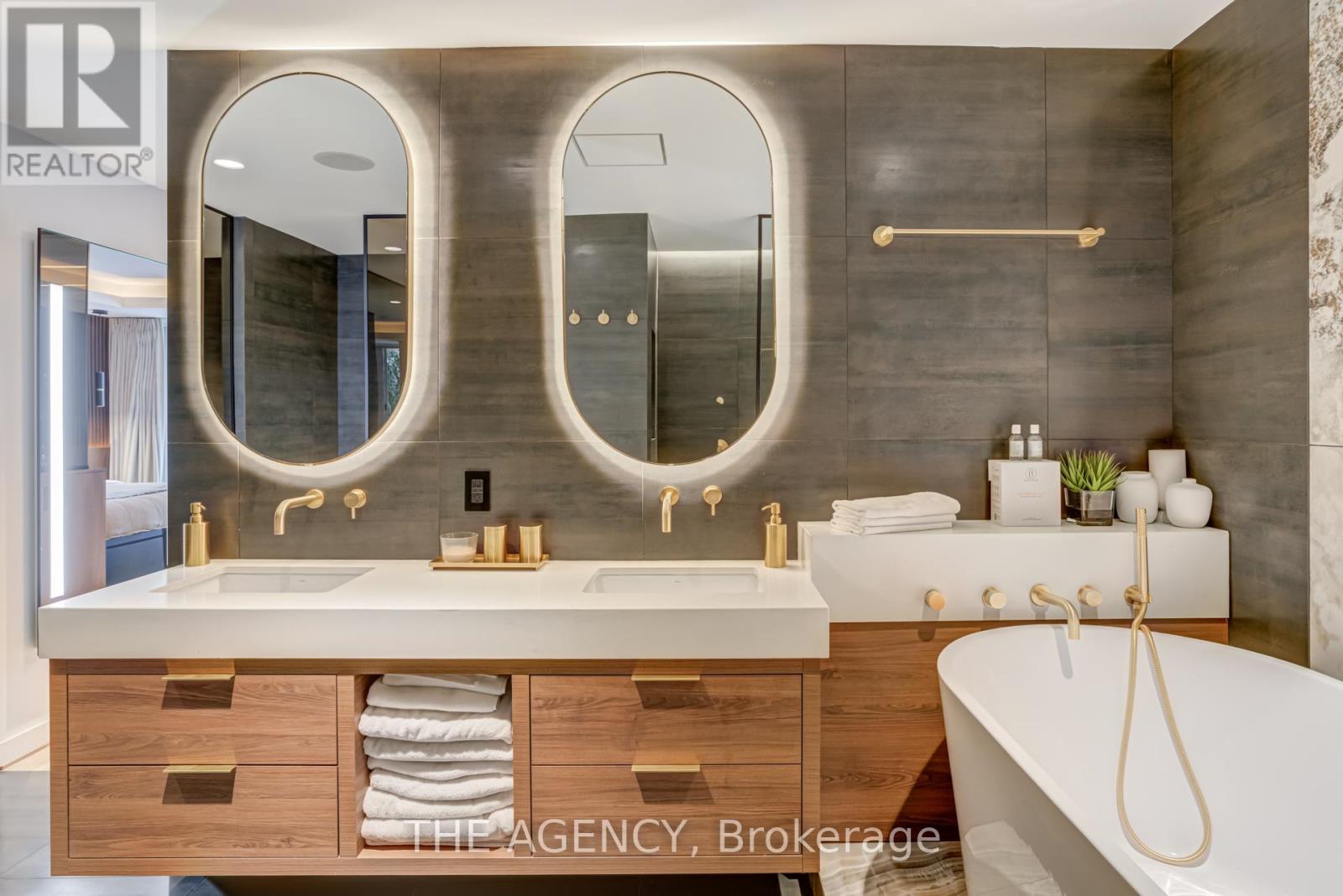 Ph1105 - 75 Portland Street N, Toronto, Ontario  M5V 2M9 - Photo 18 - C12715234