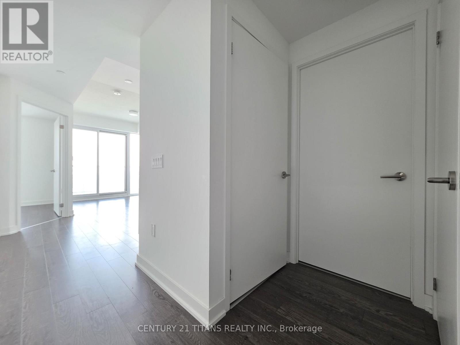 2106 - 50 O'neill Road, Toronto, Ontario  M3C 0R1 - Photo 2 - C12710182