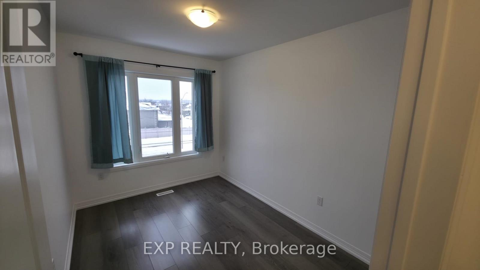 111 Fairlane Avenue, Barrie, Ontario  L9J 0M5 - Photo 16 - S12642312