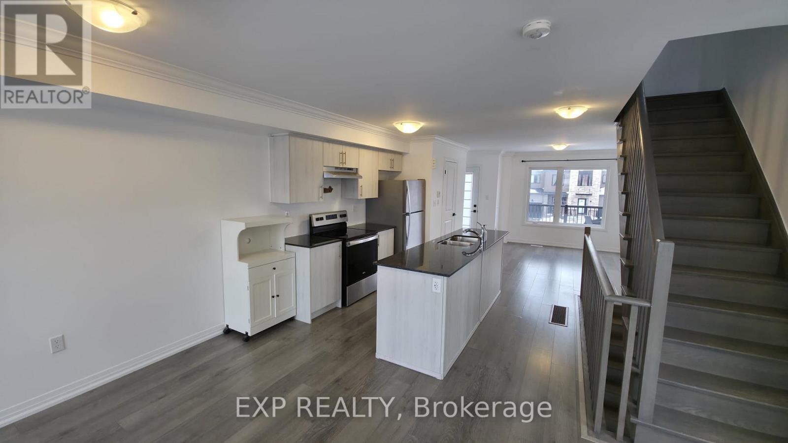 111 Fairlane Avenue, Barrie, Ontario  L9J 0M5 - Photo 5 - S12642312