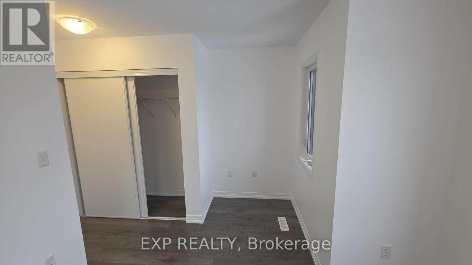 111 Fairlane Avenue, Barrie, Ontario  L9J 0M5 - Photo 11 - S12642312