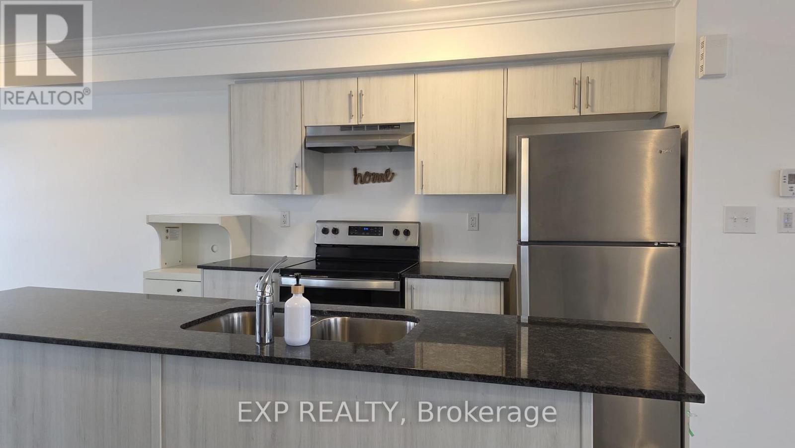 111 Fairlane Avenue, Barrie, Ontario  L9J 0M5 - Photo 7 - S12642312