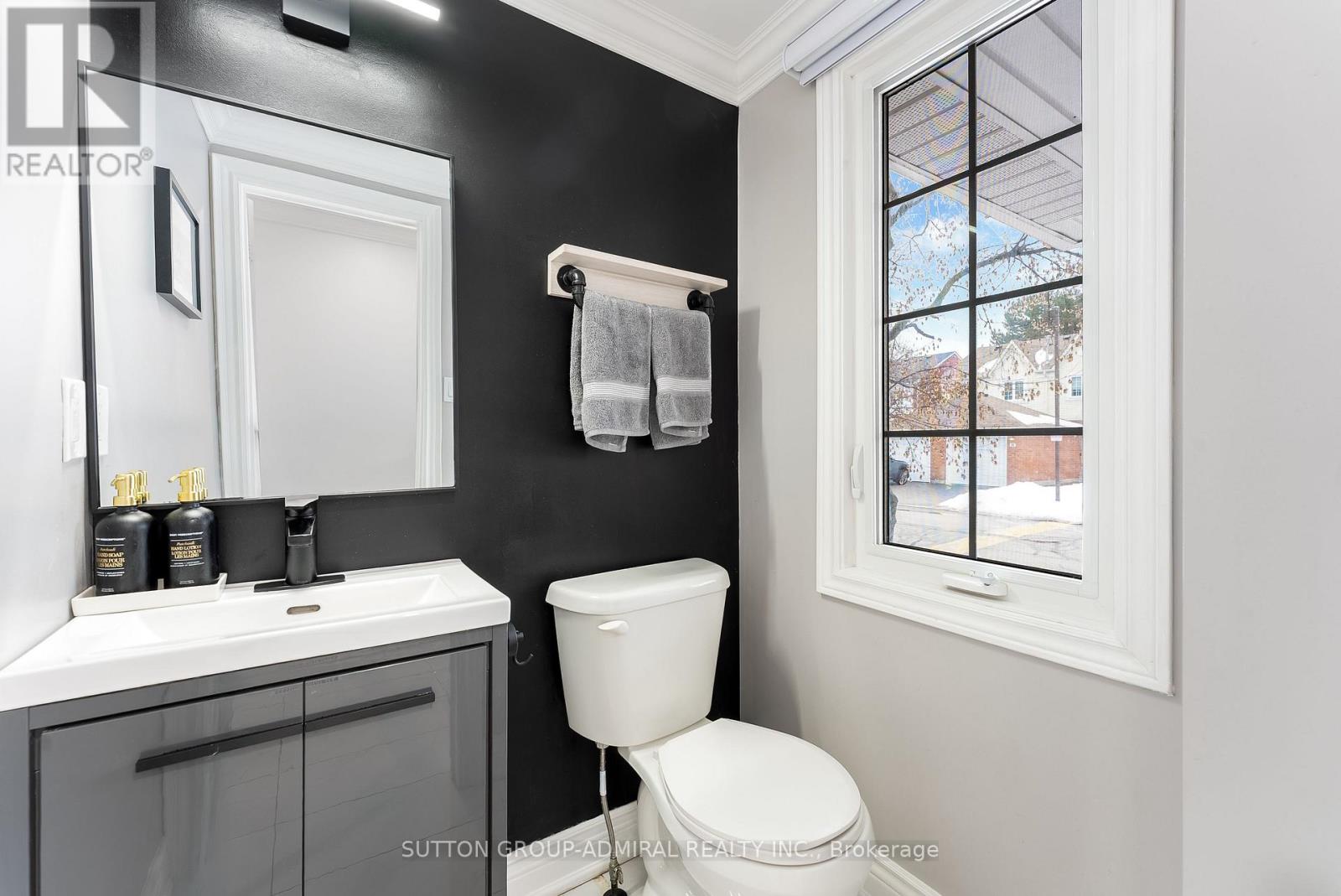 211 - 10 Bassett Boulevard, Whitby, Ontario  L1N 9C3 - Photo 11 - E12715224