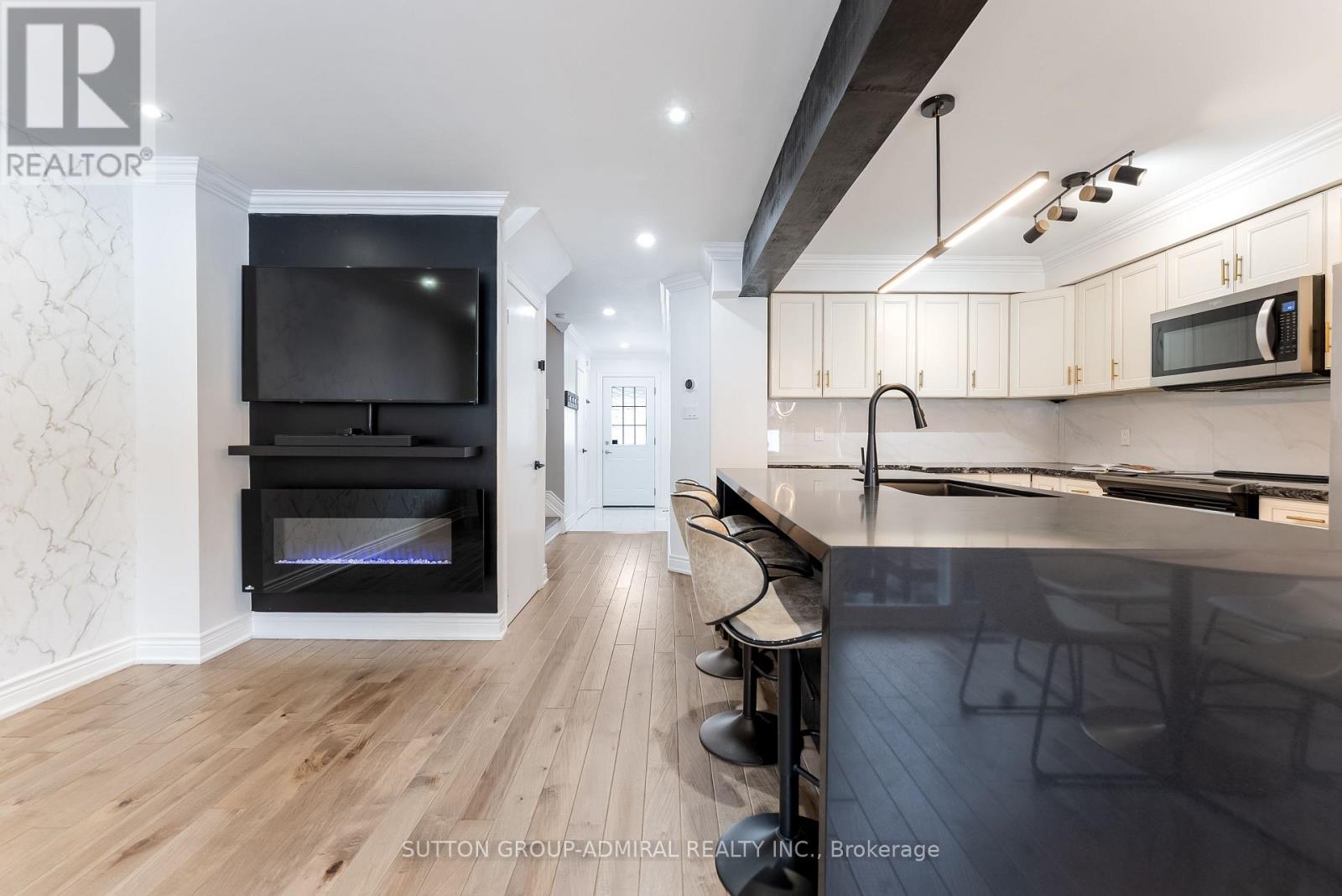 211 - 10 Bassett Boulevard, Whitby, Ontario  L1N 9C3 - Photo 9 - E12715224