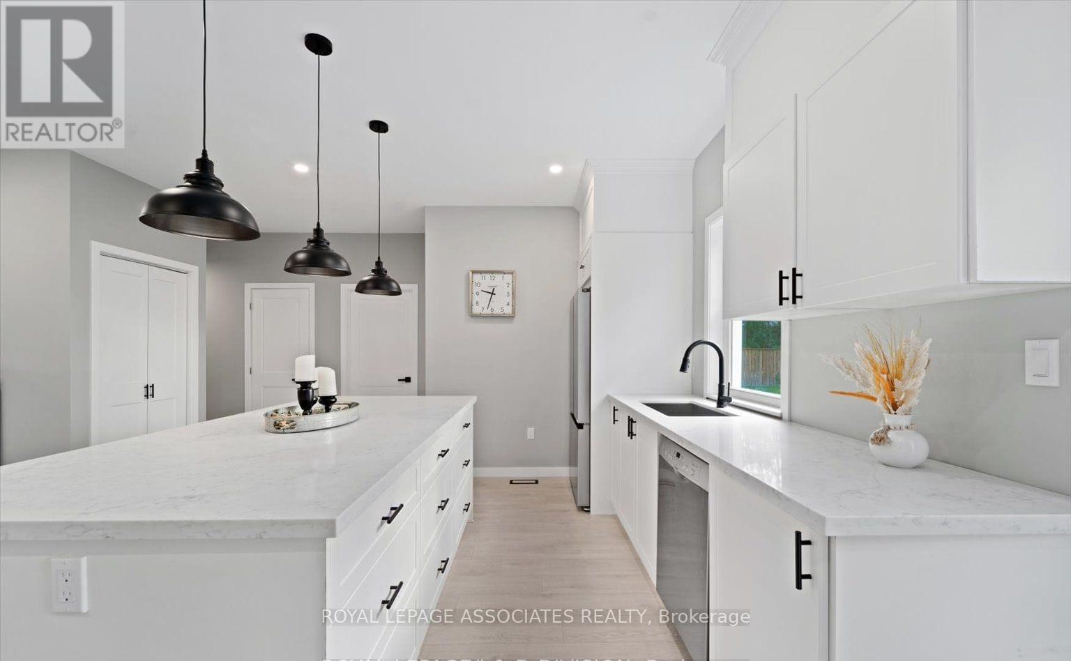 179 Church Street, Georgina, Ontario  L4P 1J4 - Photo 12 - N12715146