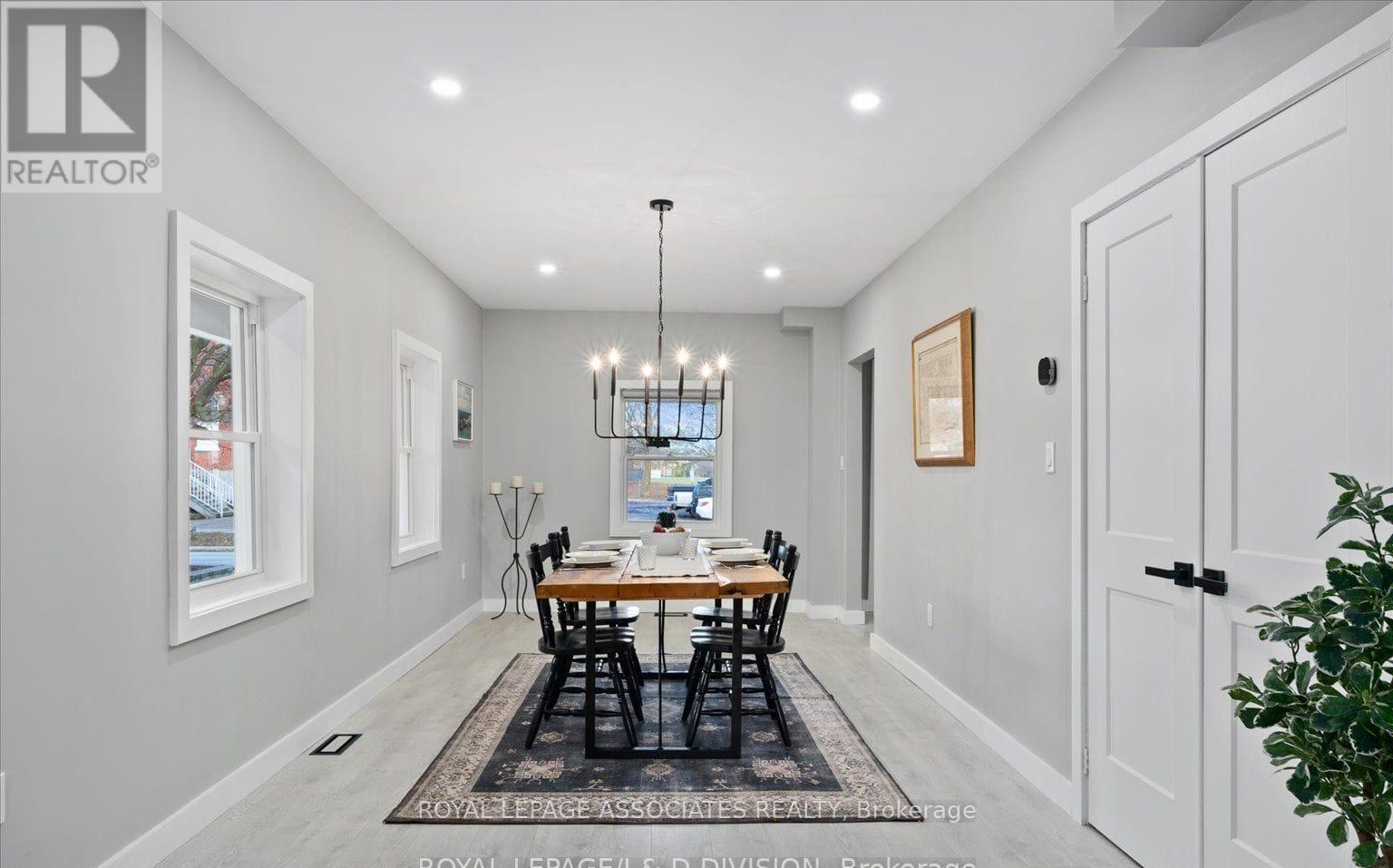 179 Church Street, Georgina, Ontario  L4P 1J4 - Photo 5 - N12715146