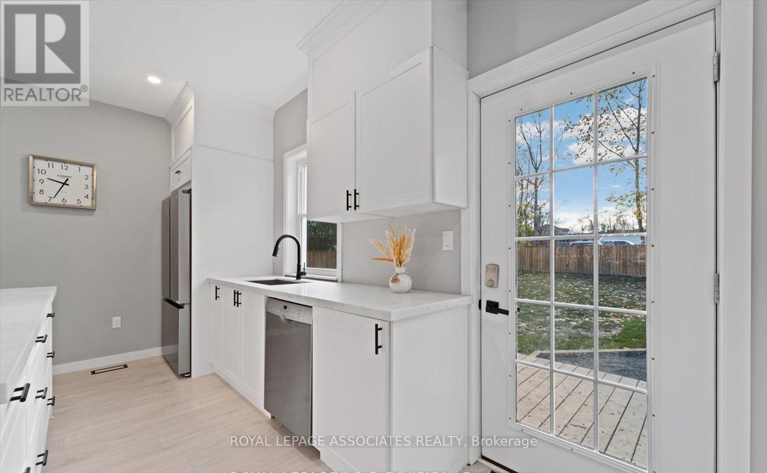 179 Church Street, Georgina, Ontario  L4P 1J4 - Photo 9 - N12715146