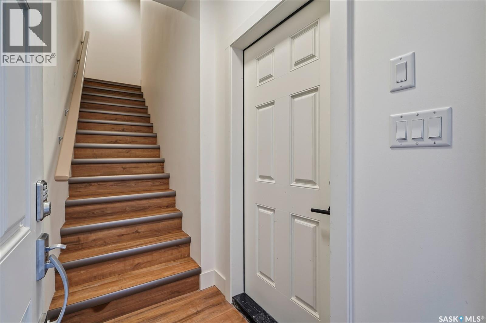 220 3220 11th Street W, Saskatoon, Saskatchewan  S7M 5M4 - Photo 3 - SK022421