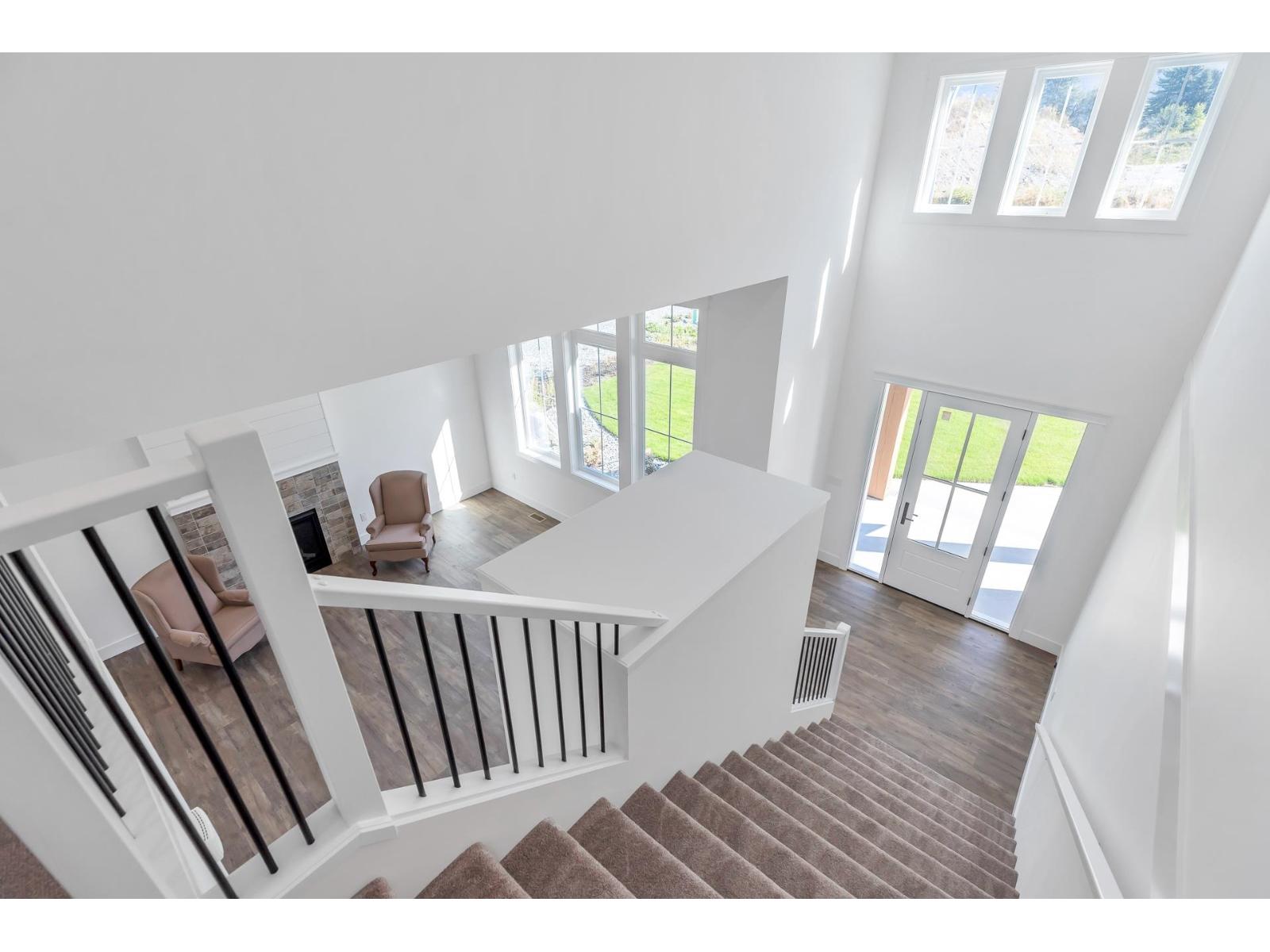 9997 Magnolia Place, Rosedale, Chilliwack, British Columbia  V0X 1X1 - Photo 2 - R3075807