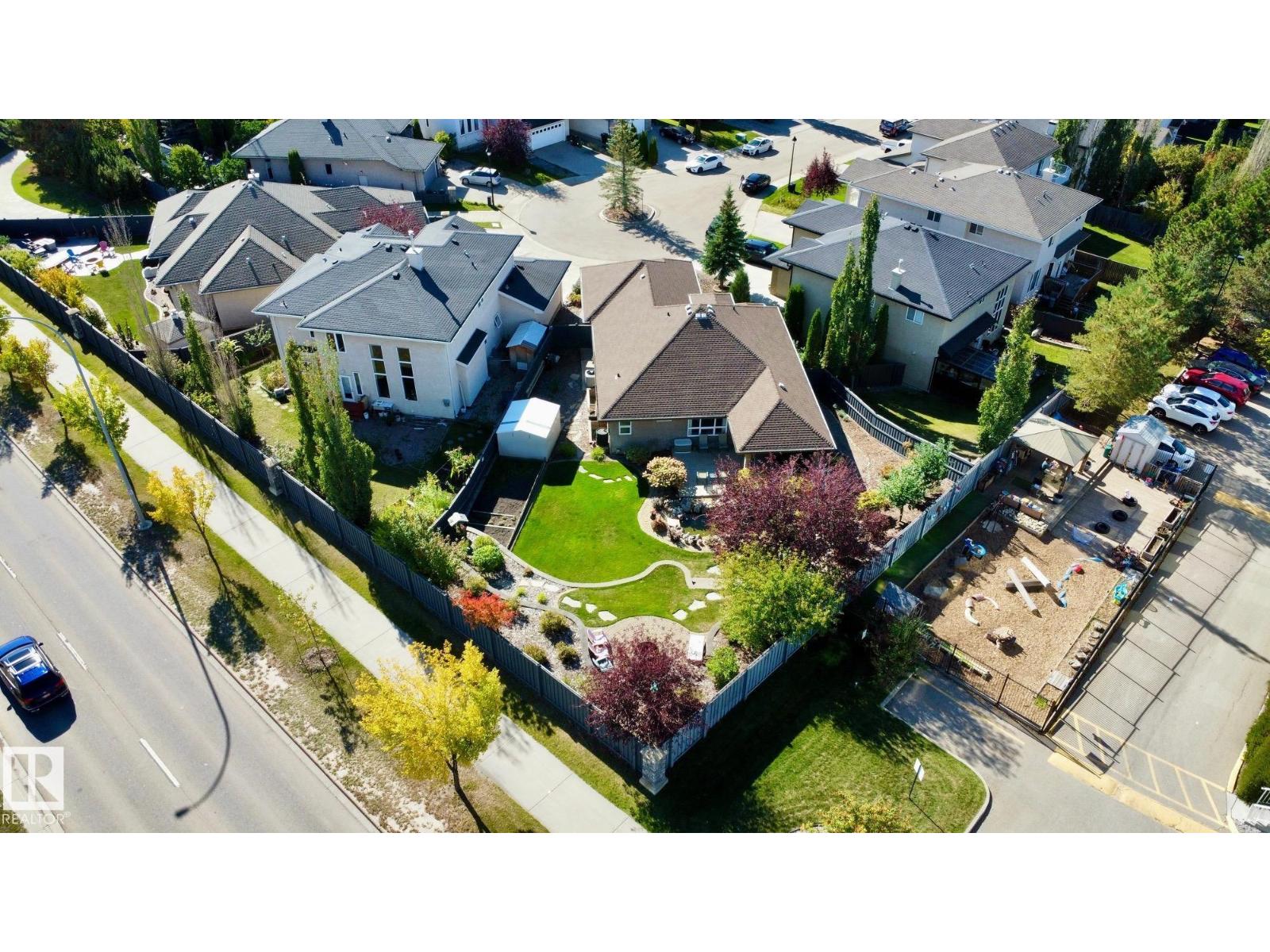 928 Thompson Pl Nw, Edmonton, Alberta  T6R 3K4 - Photo 25 - E4470587