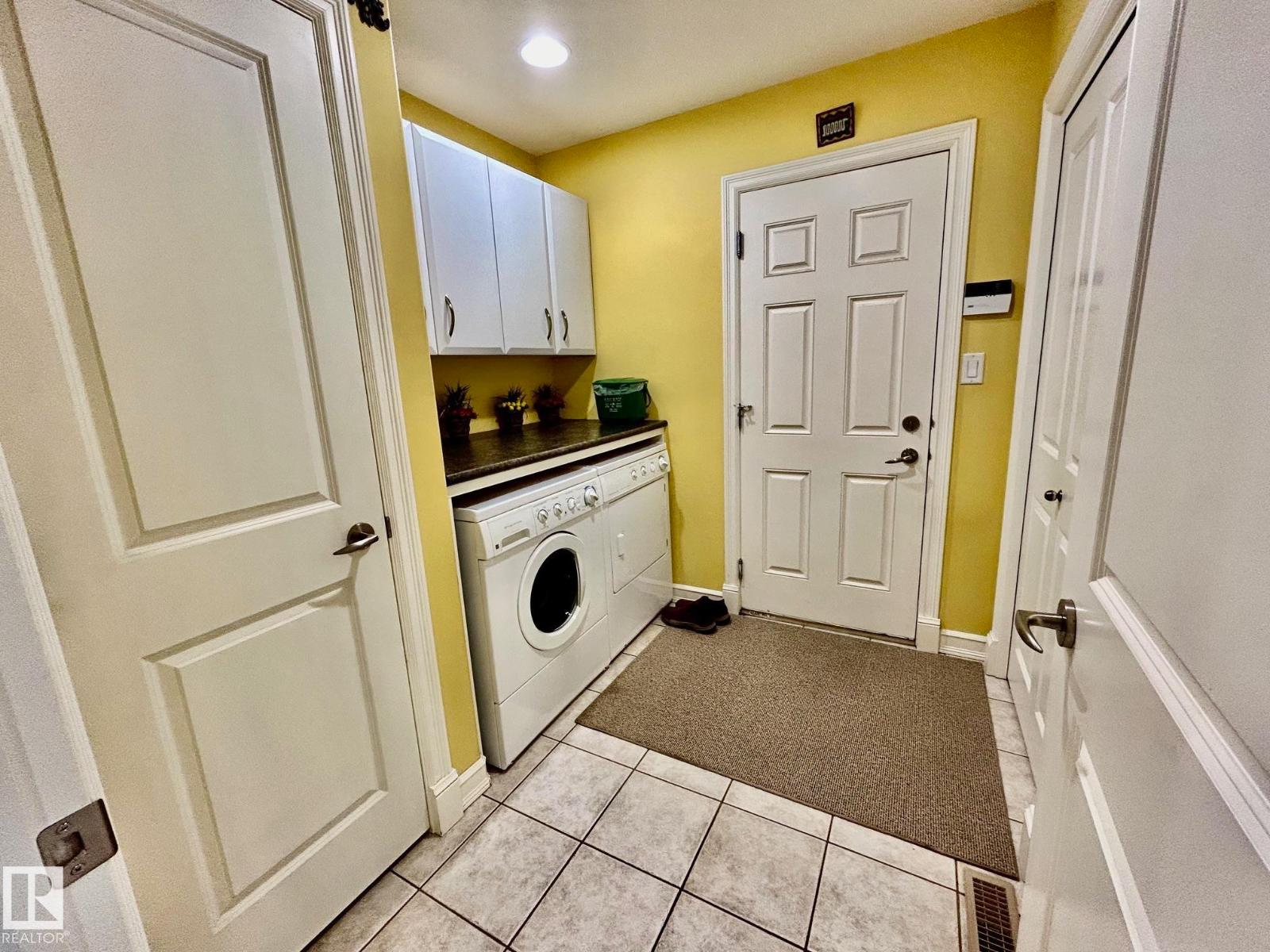 928 Thompson Pl Nw, Edmonton, Alberta  T6R 3K4 - Photo 8 - E4470587