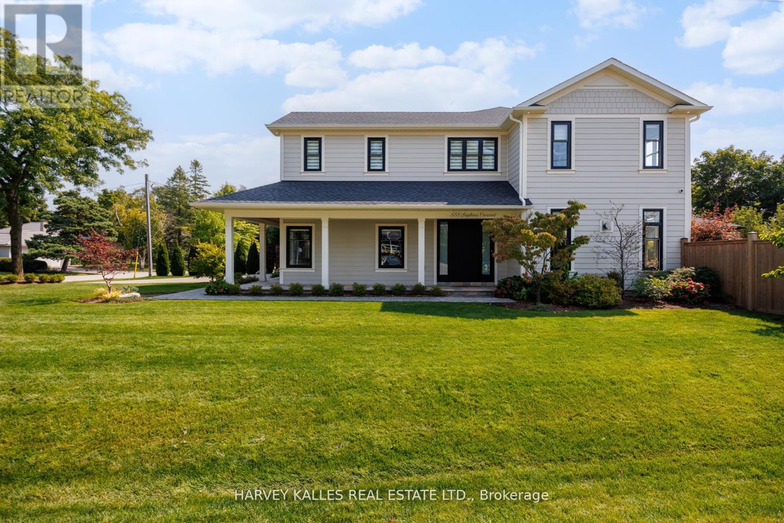 588 STEPHENS CRESCENT, Oakville, Ontario